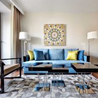 intérieur original de la salle en photo couleur bleu