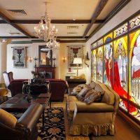appartement de style lumineux dans le style gothique photo