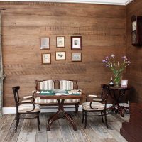 intérieur de chambre inhabituel avec vieux planches photo