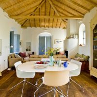 bel intérieur de maison en photo de style grec