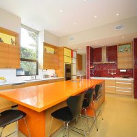 estilo brillante de la cocina en color mostaza