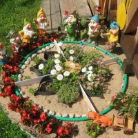 création originale de la conception du jardin avec des fleurs faites-le vous-même photo