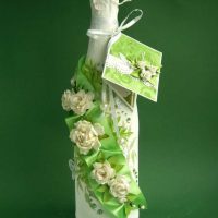 décoration lumineuse de bouteilles en verre avec image de rubans décoratifs