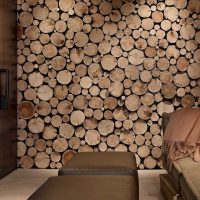 intérieur de la chambre lumineuse avec photo en bois scié