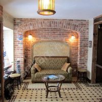 intérieur insolite d'un appartement avec vieilles planches photo