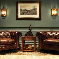 Imagen de decoración de habitación victoriana oscura