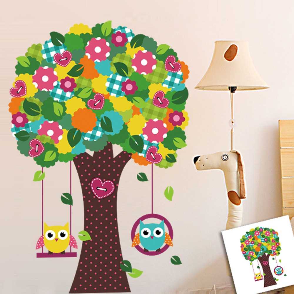 version d'une belle décoration d'une chambre d'enfant