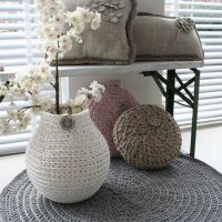 oreillers au crochet dans la photo intérieure de la chambre