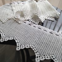 taies d'oreiller au crochet dans la photo intérieure de la chambre
