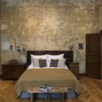 design lumineux appartement avec vieux tableaux photo
