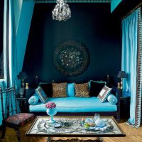 intérieur de l'appartement d'origine en photo couleur bleu