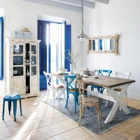 intérieur de chambre à coucher lumineux dans l'image de style grec