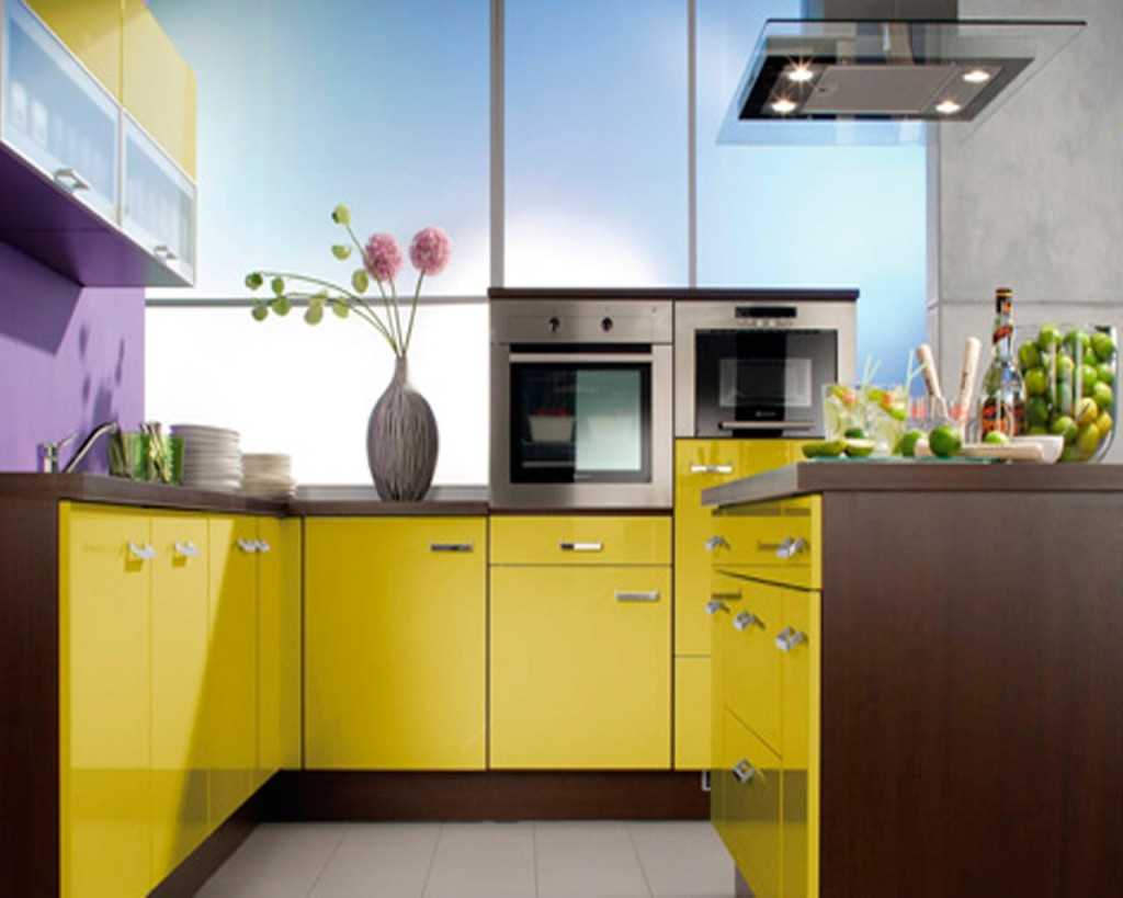 estilo de dormitorio de color mostaza brillante