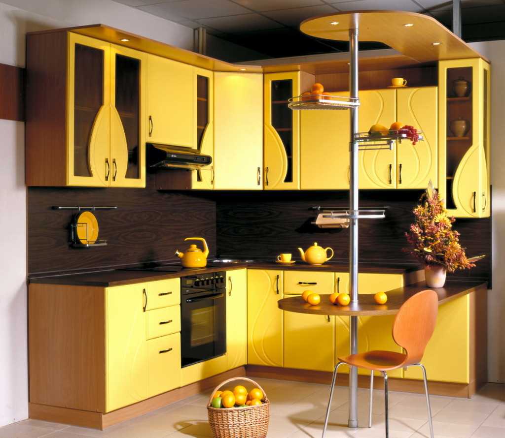 hermoso estilo de cocina de color mostaza