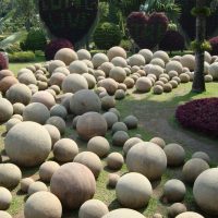 décoration insolite du site de jardin avec vos propres mains photo