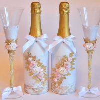 décoration chic de bouteilles en verre avec photo de rubans décoratifs