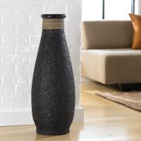 version d'un beau dessin d'une photo de vase au sol