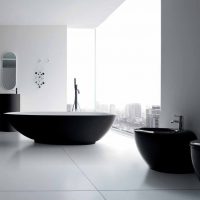 version d'une belle image blanche de salle de bain de style