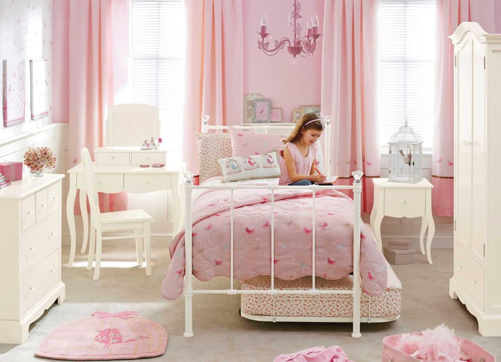 La idea de un diseño de habitación brillante para una niña