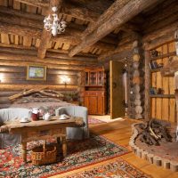 variante de l'intérieur d'origine de la maison dans la photo du village