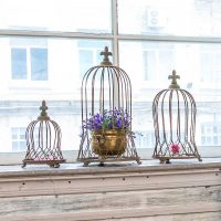 idée de conception originale d'une pièce avec une image de cage décorative