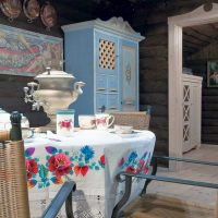 idée d'une belle conception d'une maison d'été dans le village photo