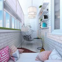 version du design inhabituel d'une photo de petit balcon