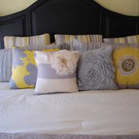 version des coussins décoratifs originaux dans le style de la photo du salon