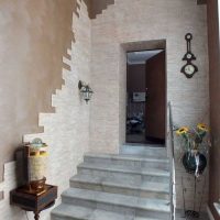 l'idée d'une pierre décorative inhabituelle à l'intérieur de la pièce picture