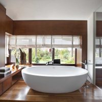 variante de l'intérieur inhabituel de la salle de bain dans la photo de l'appartement
