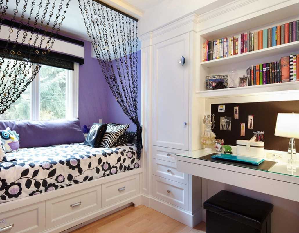 variante de una decoración de dormitorio brillante para una niña