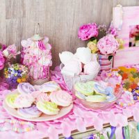 l'idée d'une belle décoration intérieure pour la photo du 8 mars