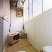 version de l'intérieur moderne d'un petit balcon photo