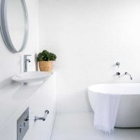 idée d'une belle conception d'une photo blanche de salle de bain