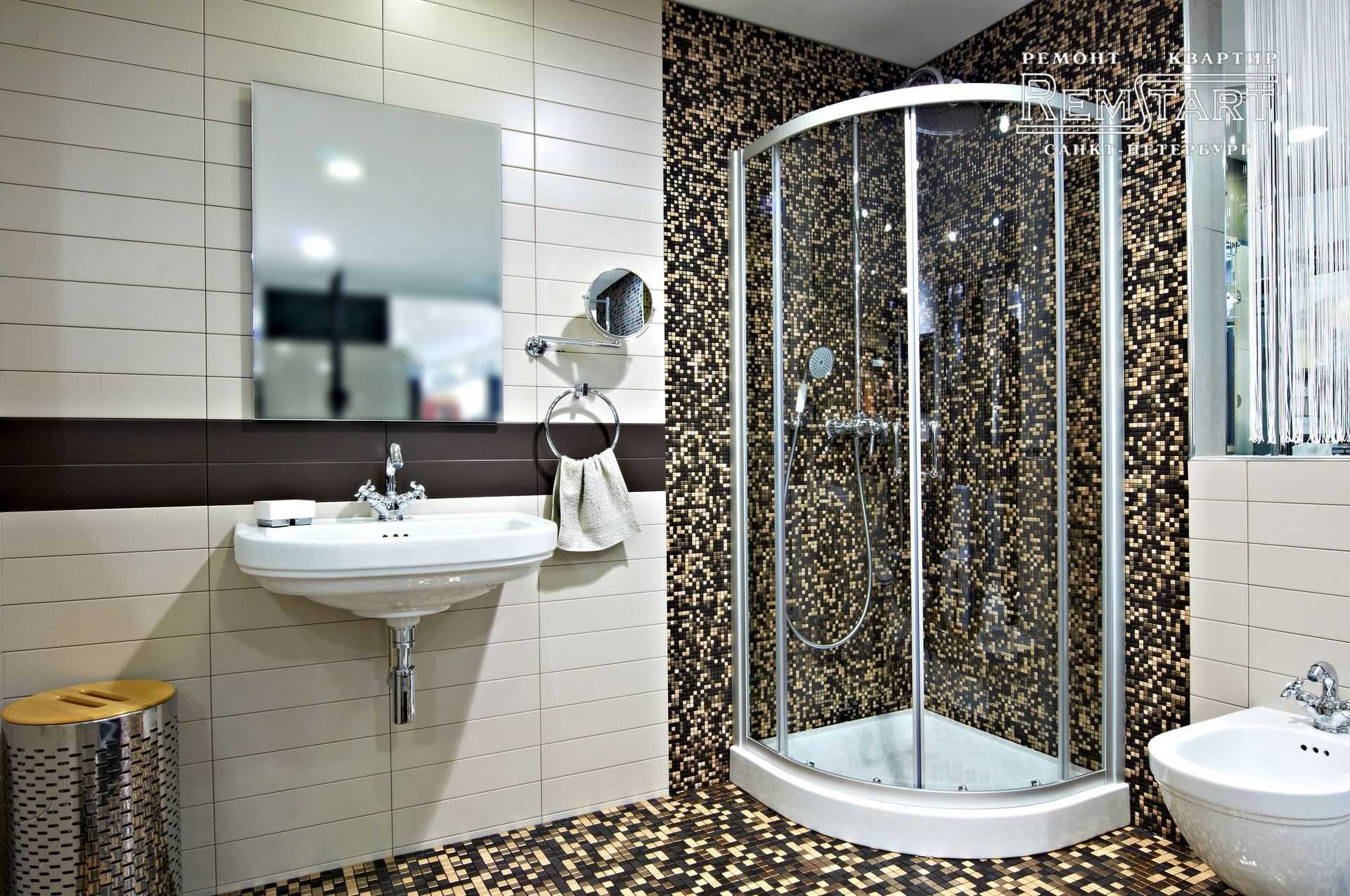 version de l'intérieur moderne d'une grande salle de bain