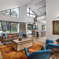 version de l'intérieur moderne de l'appartement avec la deuxième photo lumière
