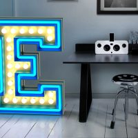 opción de usar letras decorativas al estilo de una foto de dormitorio
