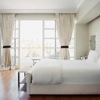 version du bel intérieur d'une photo de chambre blanche