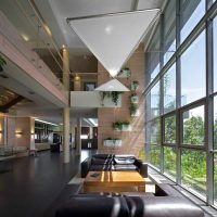 idée d'un intérieur de maison moderne avec une seconde photo lumineuse