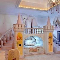 version du style lumineux d'une chambre d'enfant pour une photo de fille