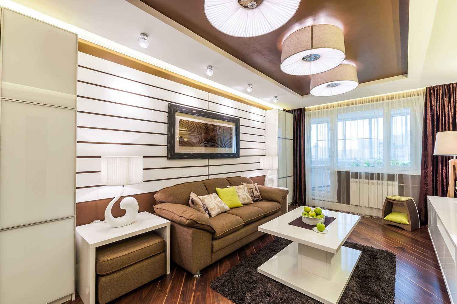 un exemple de salon lumineux de style 19-20 m²
