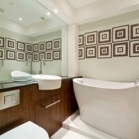 Un exemple de style lumineux d'une salle de bains 5 m² d'image