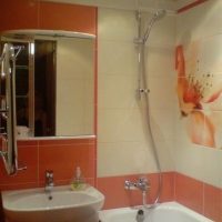 version de l'intérieur de la belle salle de bain dans la photo de Khrouchtchev