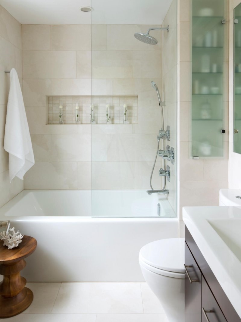 une variante d'un bel intérieur de salle de bain à Khrouchtchev