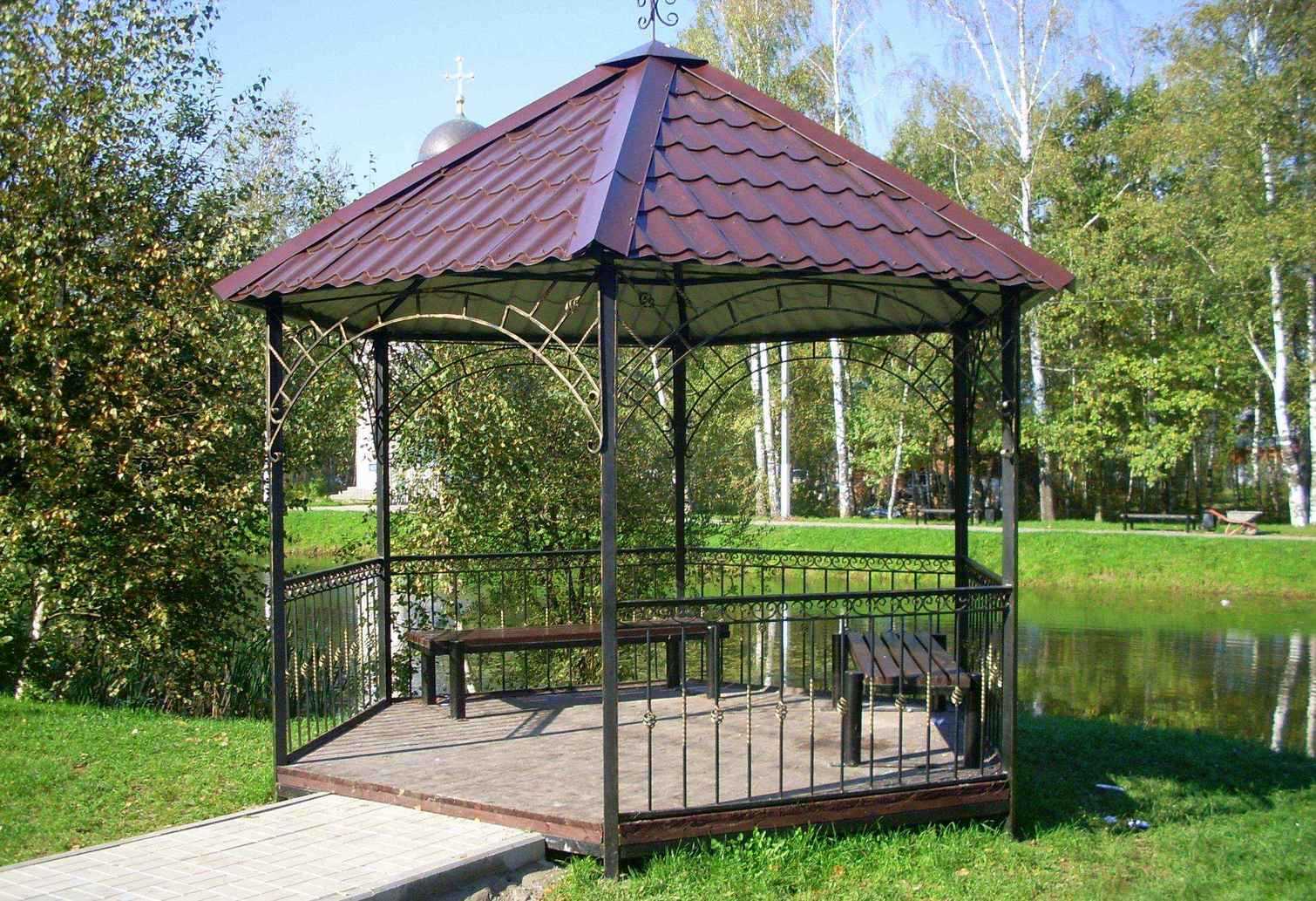 variante du design inhabituel du gazebo