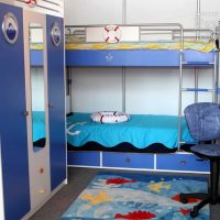 l'idée d'une conception inhabituelle d'une crèche pour deux garçons photo