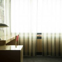 variante d'un décor intéressant de l'appartement dans la photo de style soviétique