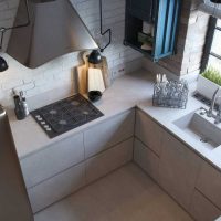 variante d'une belle cuisine design de 8 m2