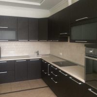 un exemple de design inhabituel d'une cuisine photo de 14 m²