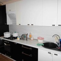 un exemple de style lumineux de la cuisine 9 m² image